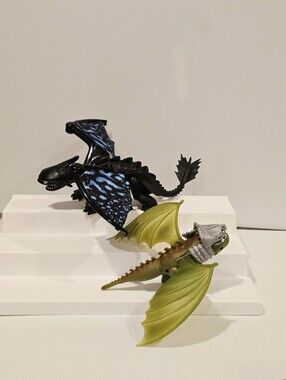 How to Train Your Dragon Light Up Toothless and Armored Hiccup Figure Set
